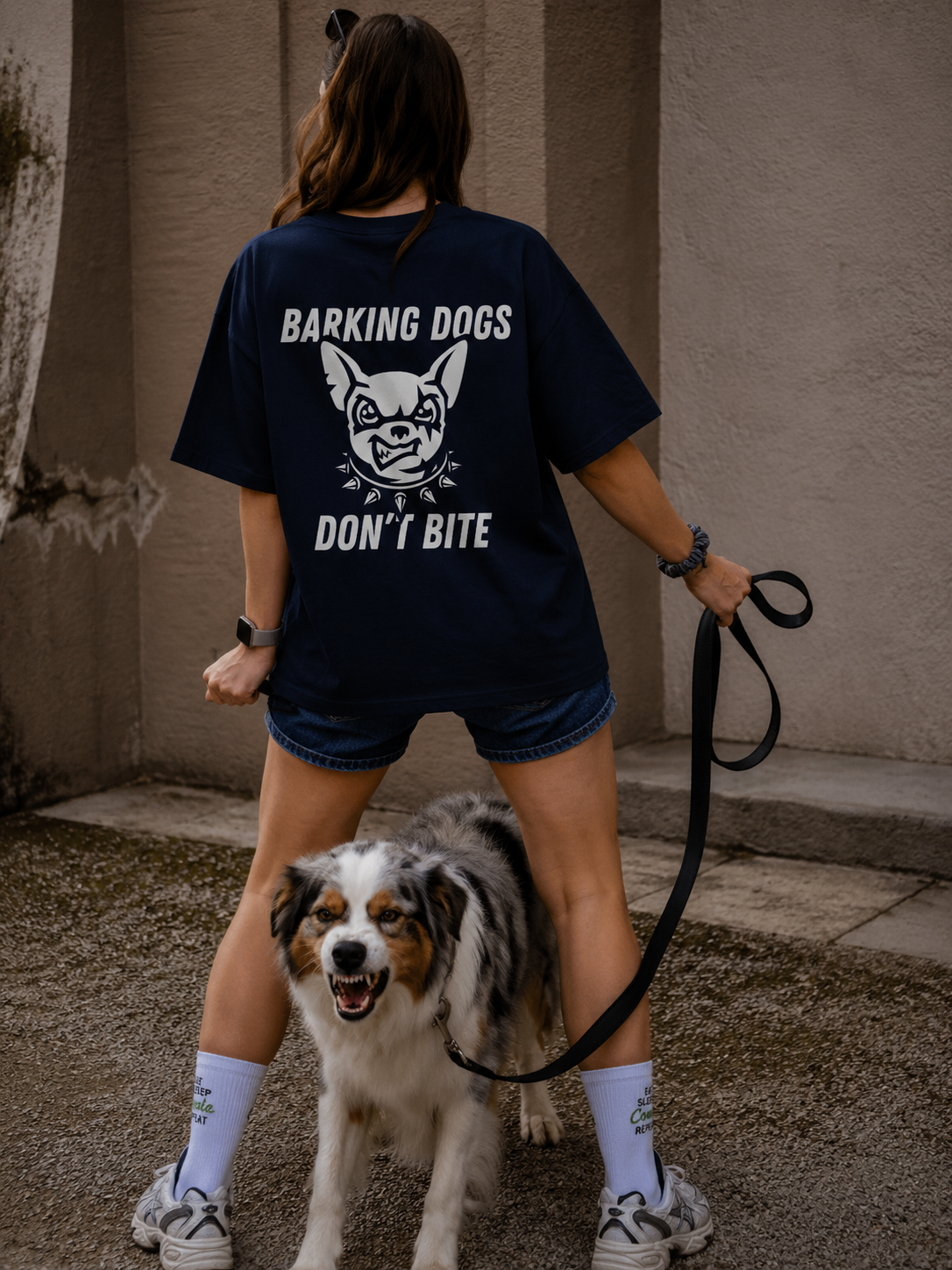 Costas da camisola Barking Dogs Don't Bite